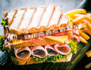 传统总汇三明治